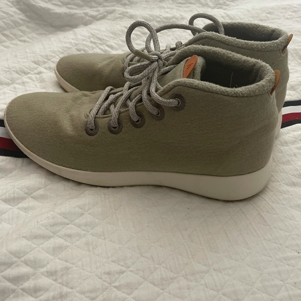 Size 12 All Birds. Like new.